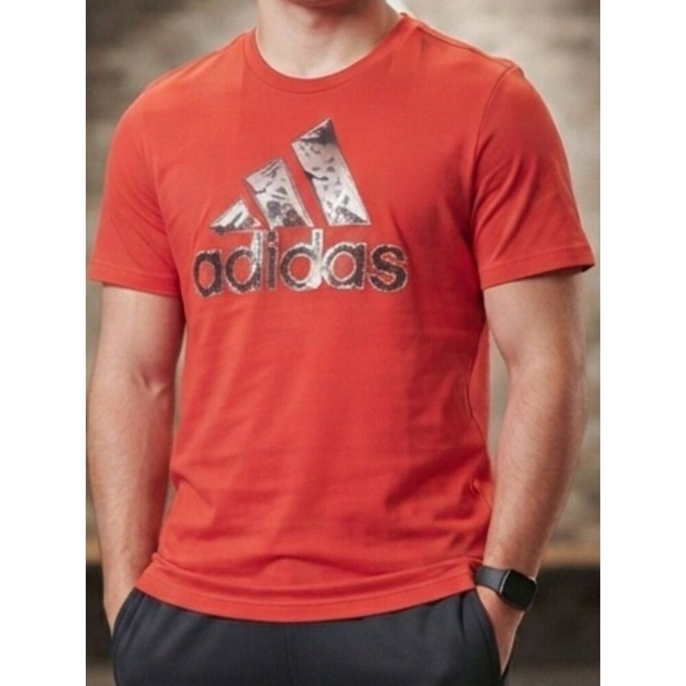 Adidas Red Graphic Logo Athletic Short Sleeve T-Shirt Youth XL 18/20 Polyester